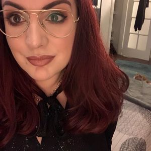 Meet your Posher, Dana